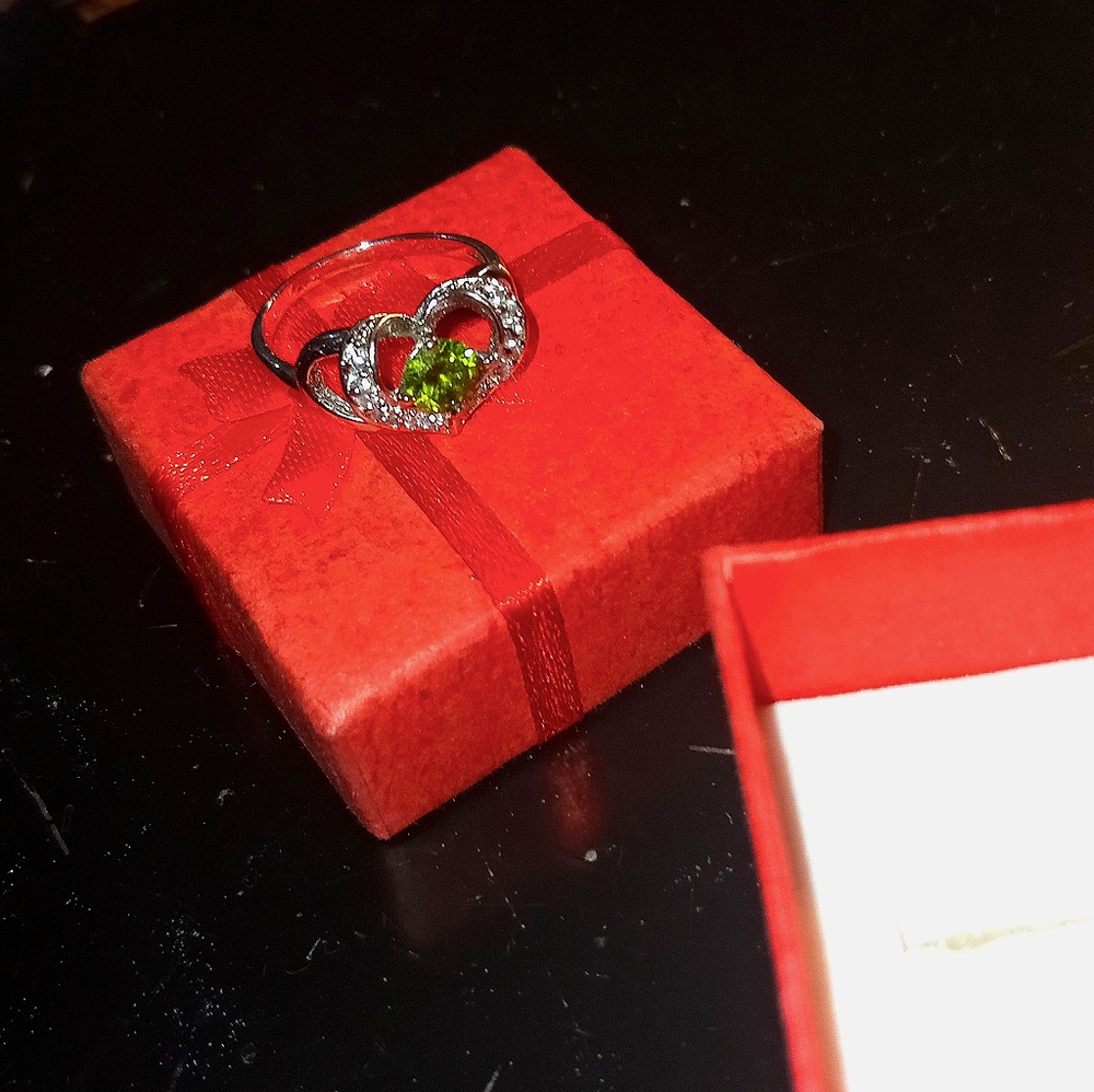 Peridot Ring - Picture 2 of 4